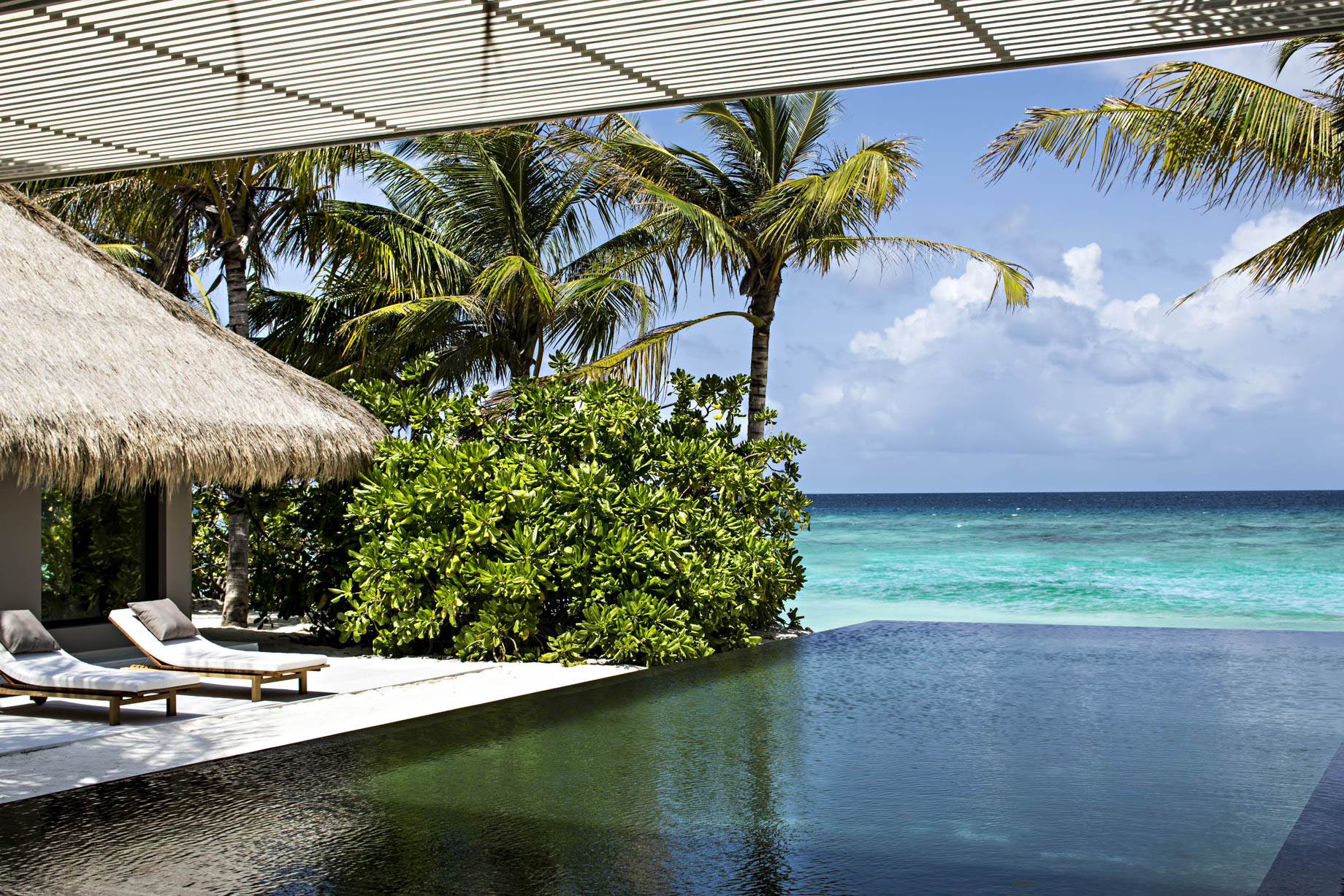 Cheval Blanc Randheli Resort – Noonu Atoll, Maldives – Beachfront Infinity Pool