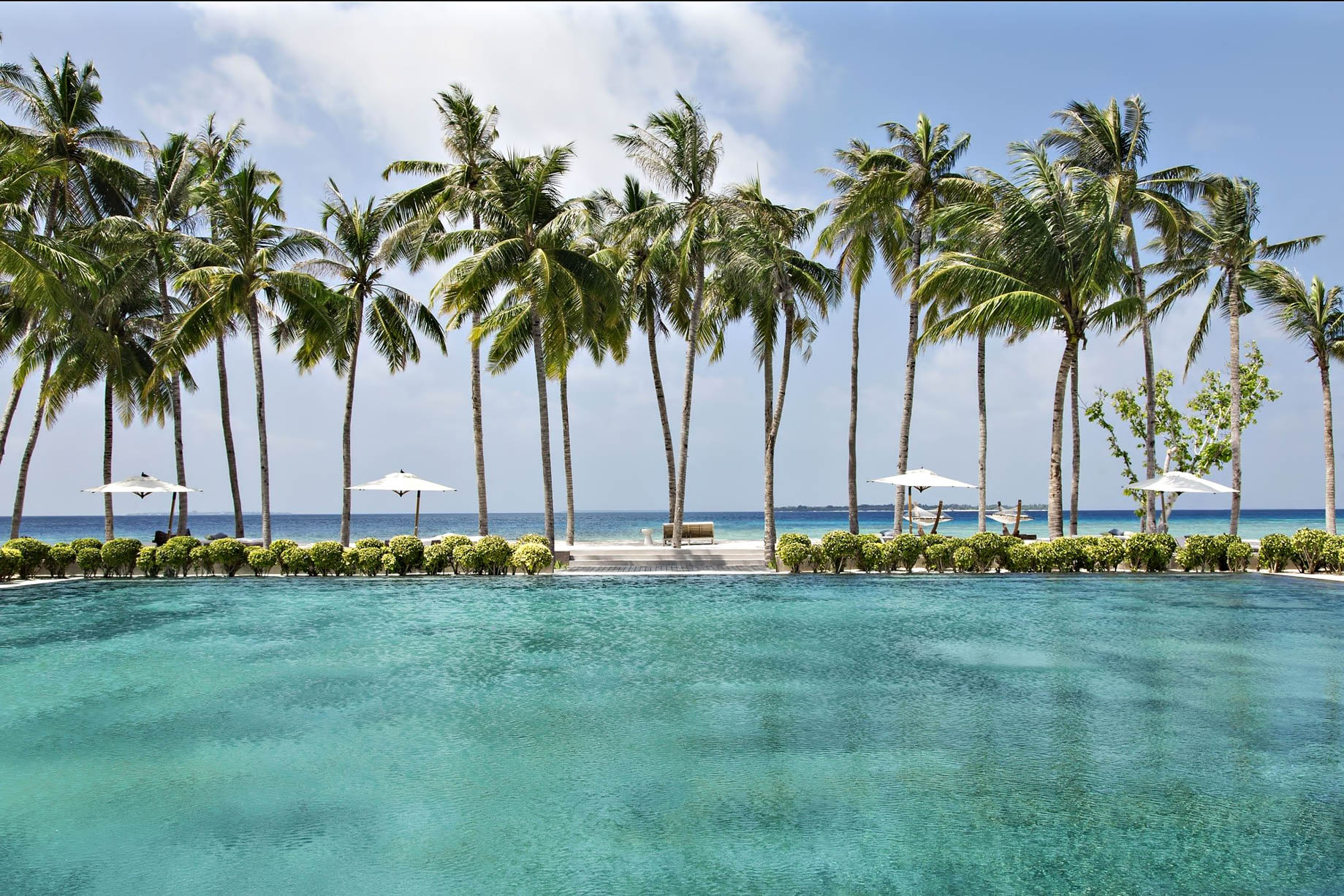 Cheval Blanc Randheli Resort – Noonu Atoll, Maldives – Oceanfront Pool
