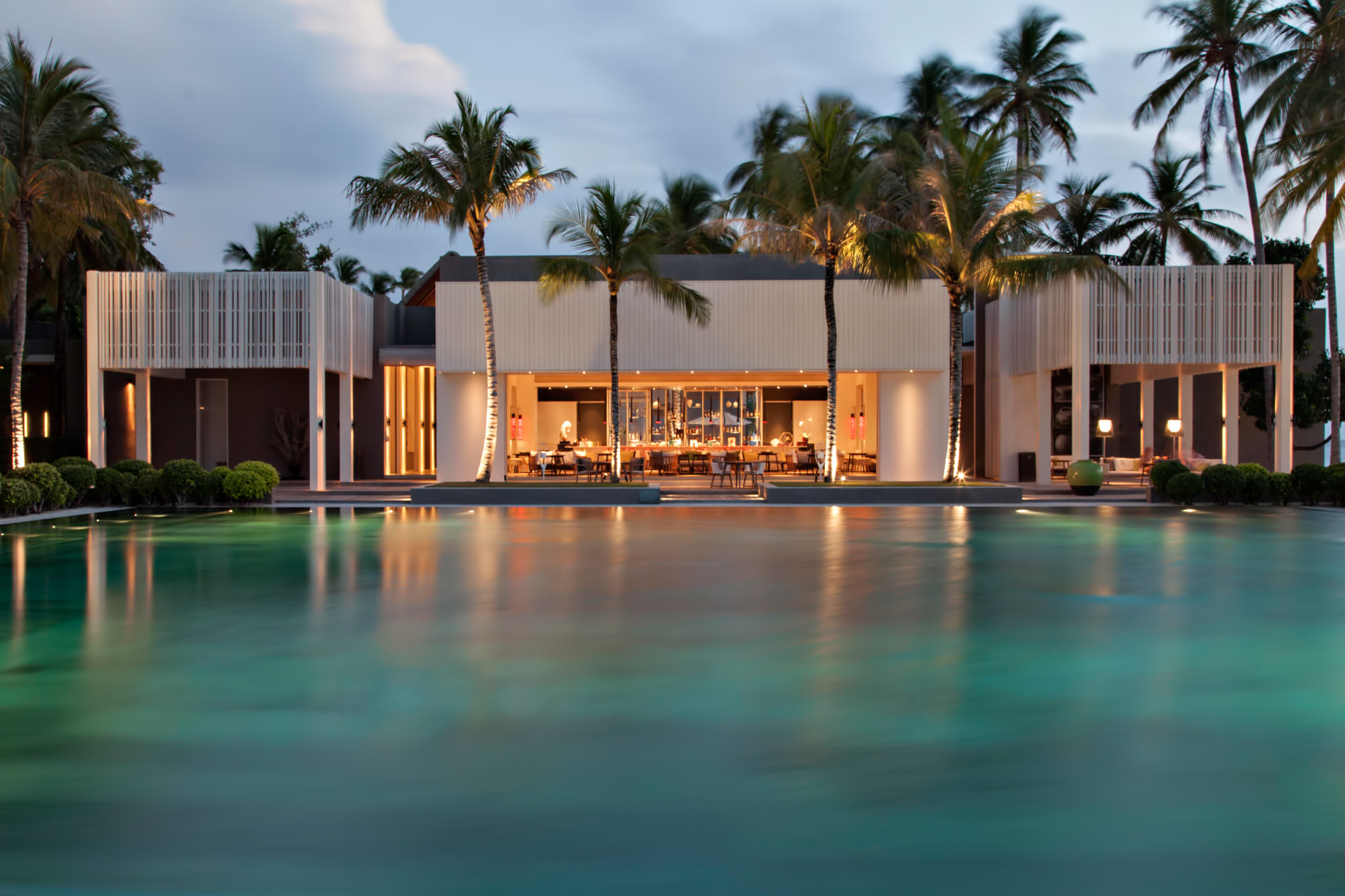 Cheval Blanc Randheli Resort – Noonu Atoll, Maldives – White Bar Beach Club Pool Sunset