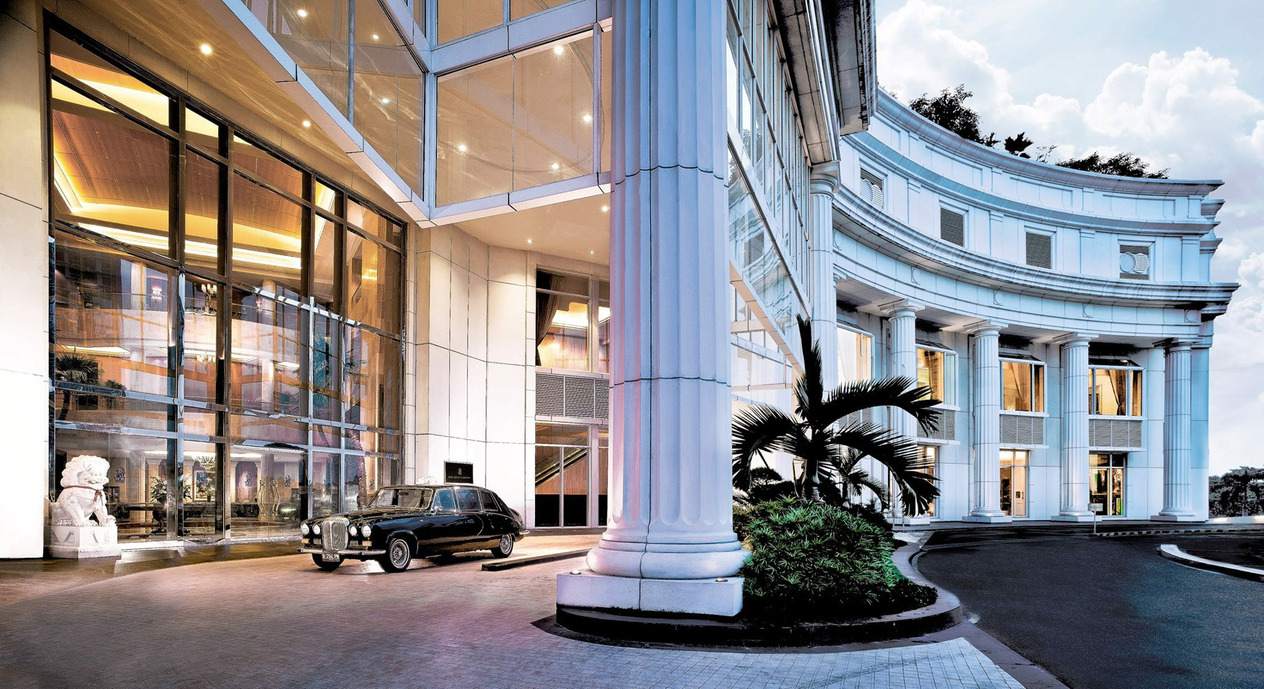 The Ritz-Carlton Jakarta, Mega Kuningan Hotel – Jakarta, Indonesia – Hotel Exterior Entrance