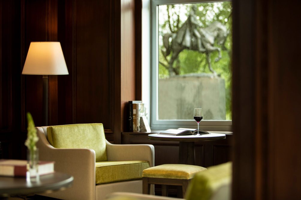 The Ritz-Carlton New York, Central Park Hotel - New York, NY, USA - Club Lounge Details