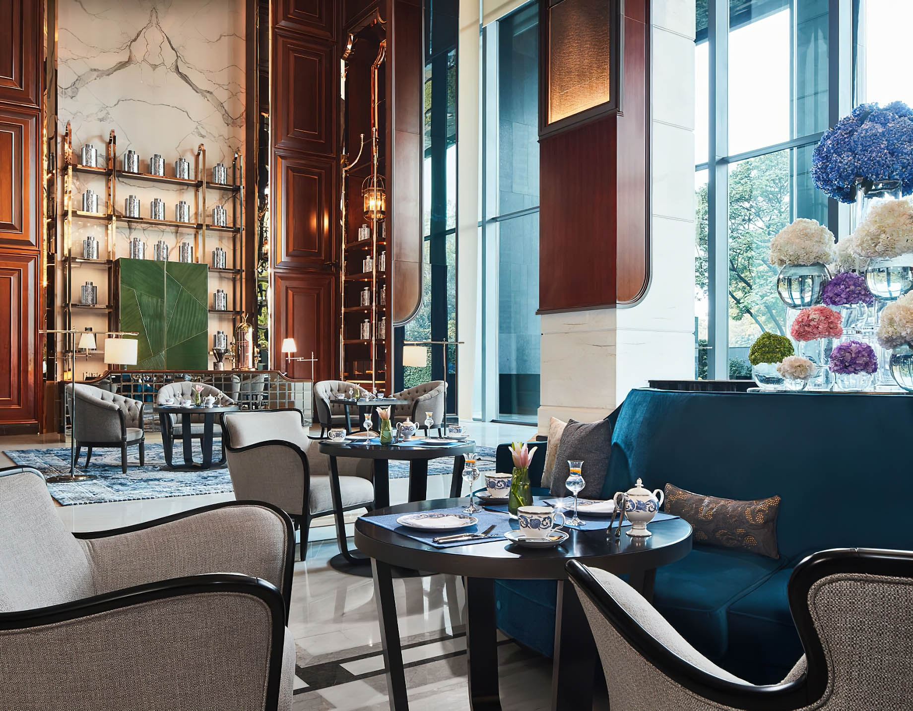 The Ritz-Carlton, Pune Hotel - Maharashtra, India - Tea Lounge Seating