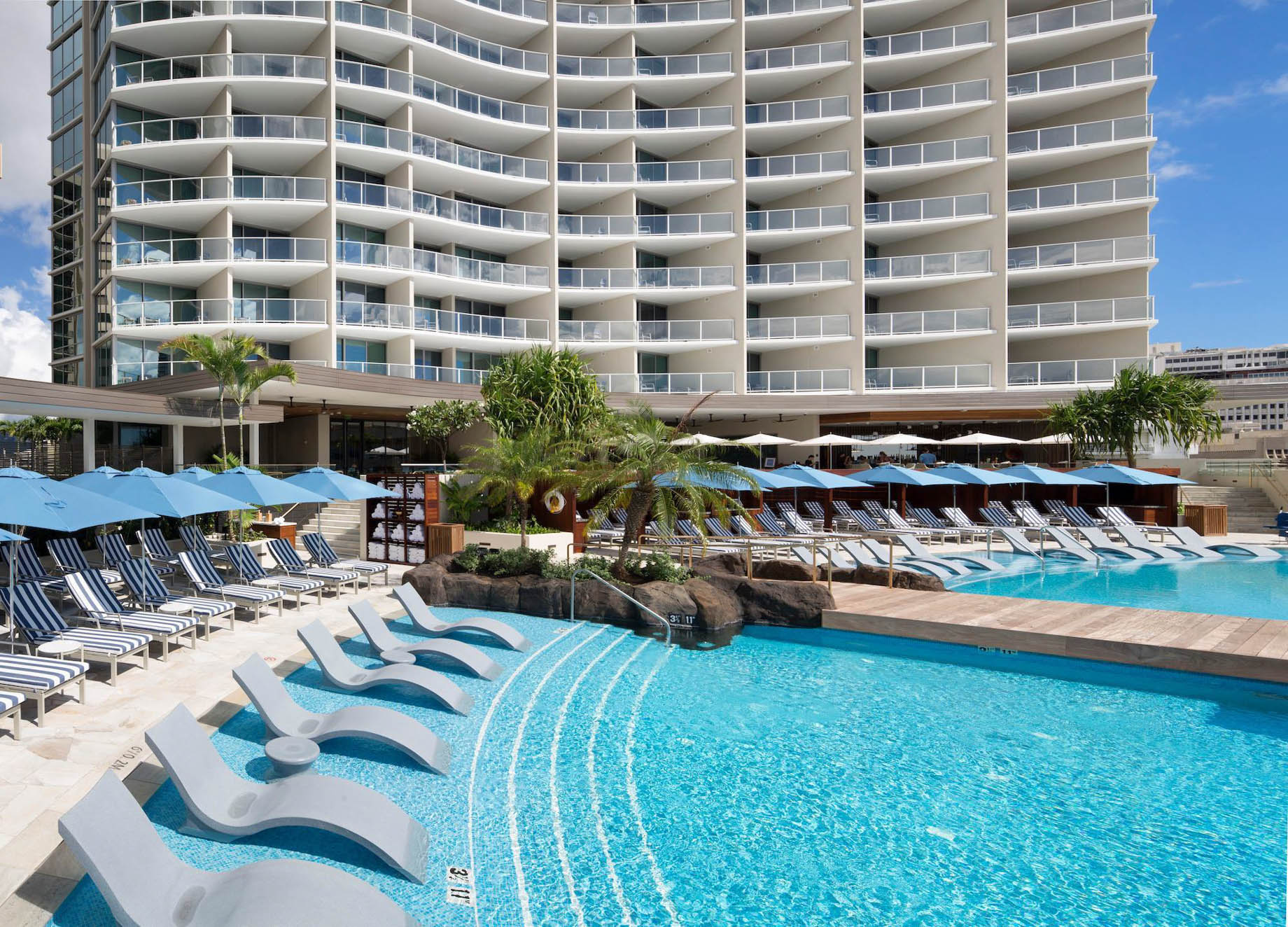 The Ritz-Carlton Residences, Waikiki Beach Hotel – Waikiki, HI, USA – Pool Deck