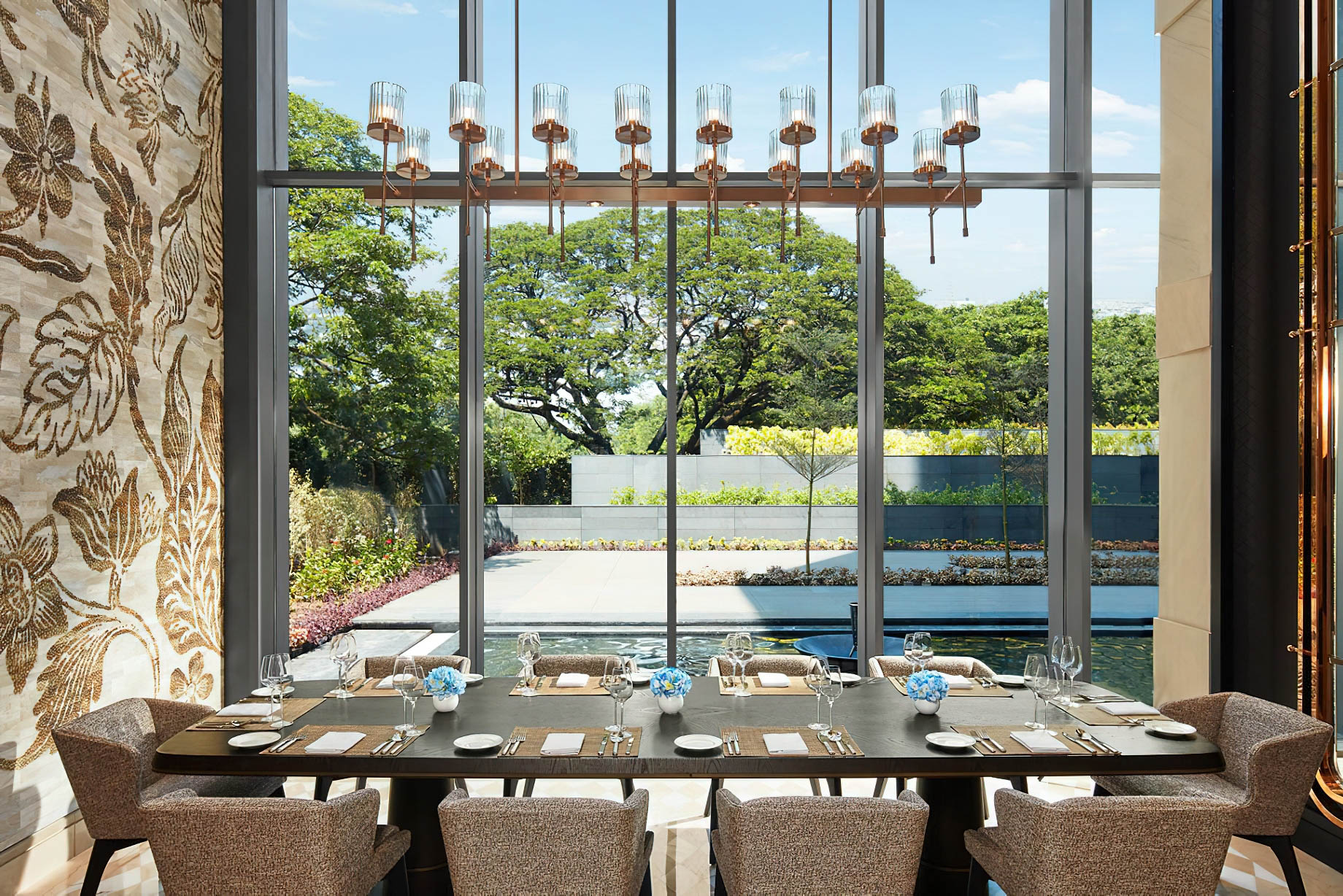 The Ritz-Carlton, Pune Hotel – Maharashtra, India – Restaurant Dining Table