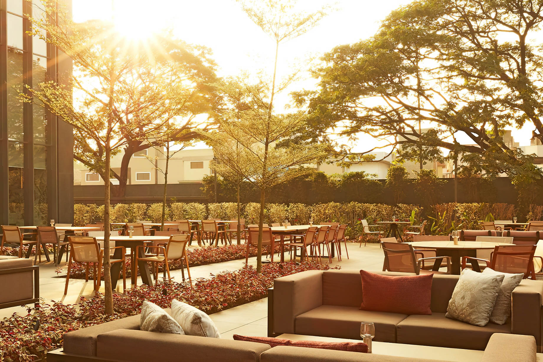 The Ritz-Carlton, Pune Hotel – Maharashtra, India – Restaurant Outdoor Dining