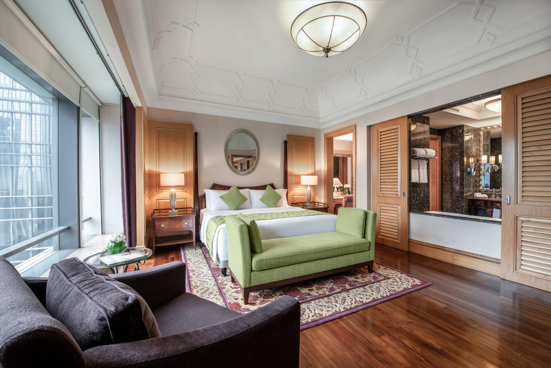 The Ritz-Carlton Jakarta, Mega Kuningan Hotel – Jakarta, Indonesia – The Ritz-Carlton Suite Bedroom