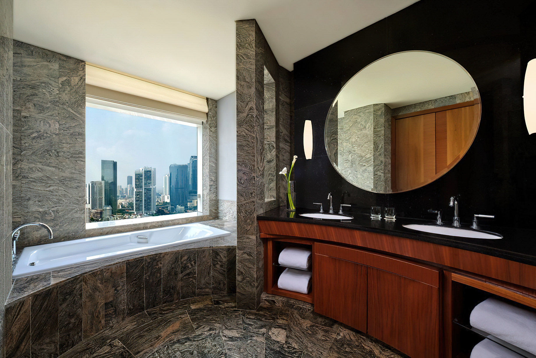 The Ritz-Carlton Jakarta, Pacific Place Hotel – Jakarta, Indonesia – Guest Room Bathroom