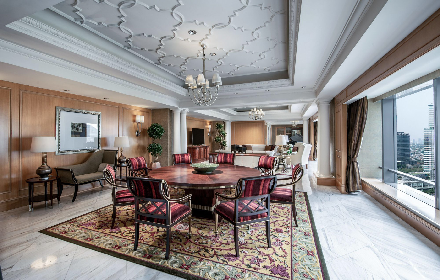 The Ritz-Carlton Jakarta, Mega Kuningan Hotel – Jakarta, Indonesia – The Ritz-Carlton Suite Living Area