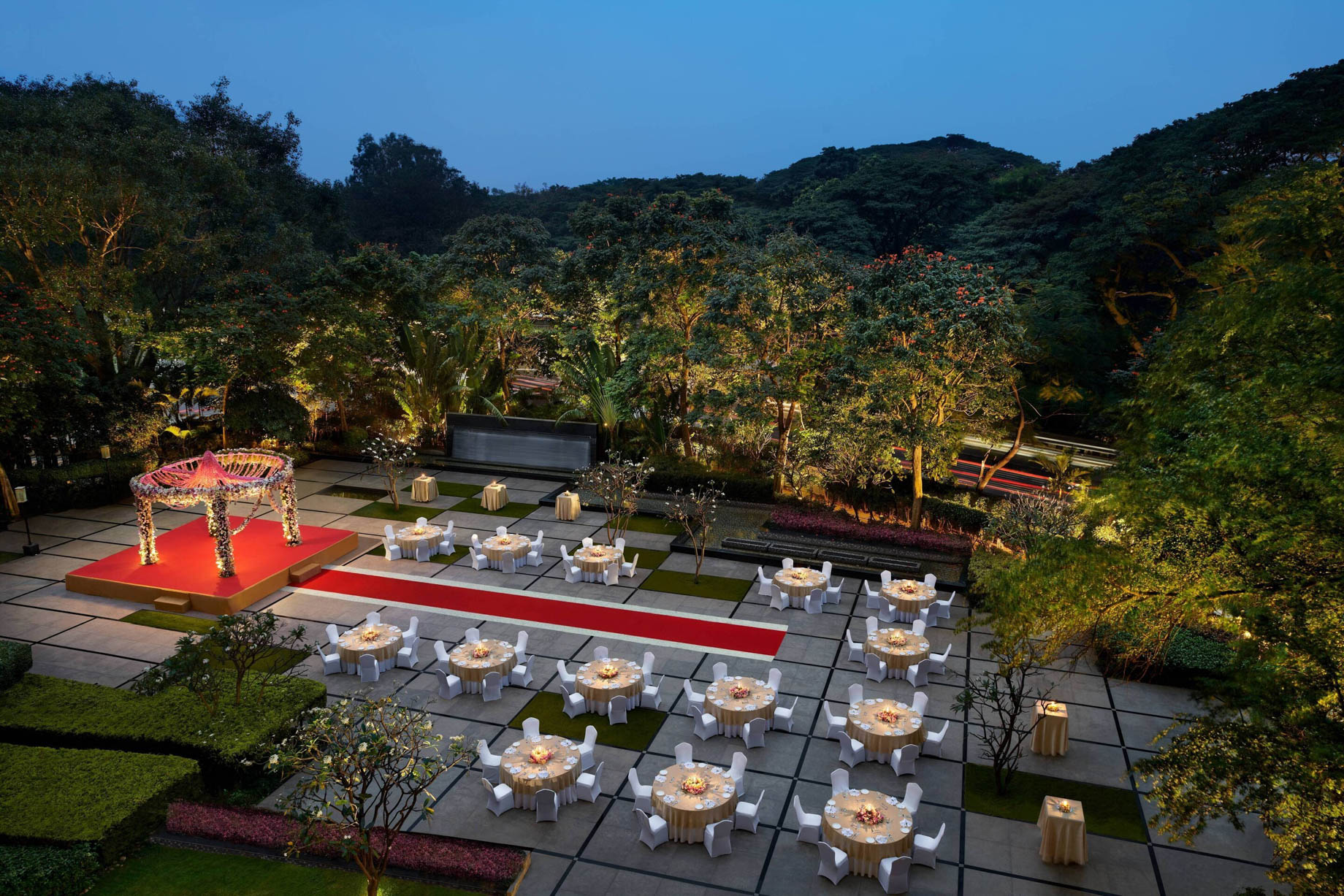 JW Marriott Hotel Bengaluru – Bengaluru, India – JW Lawns Ceremony Setup