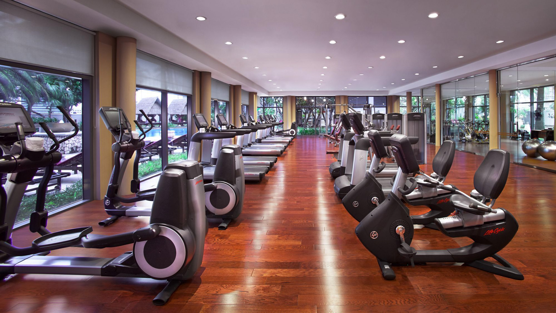 The Ritz-Carlton Jakarta, Mega Kuningan Hotel – Jakarta, Indonesia – Fitness Center