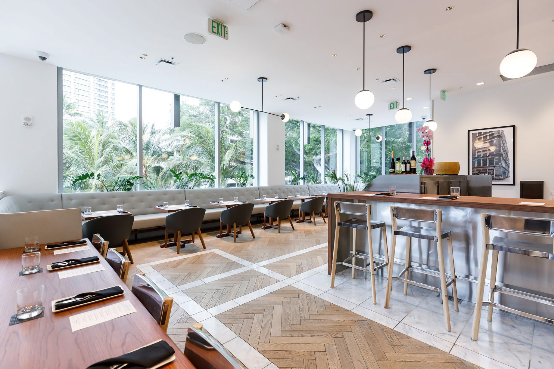 The Ritz-Carlton Residences, Waikiki Beach Hotel – Waikiki, HI, USA – Dean & DeLuca