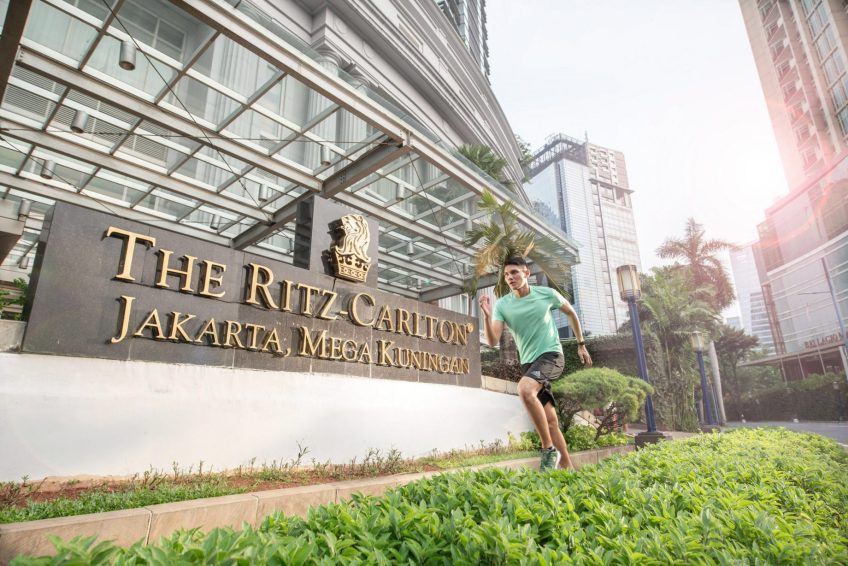 The Ritz-Carlton Jakarta, Mega Kuningan Hotel - Jakarta, Indonesia - Hotel Exterior Jogging Path