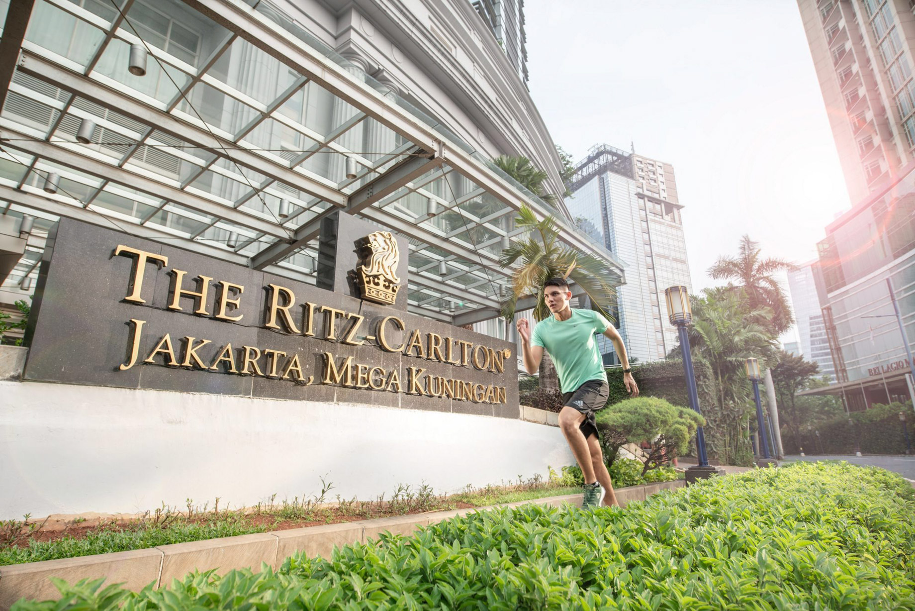 The Ritz-Carlton Jakarta, Mega Kuningan Hotel – Jakarta, Indonesia – Hotel Exterior Jogging Path