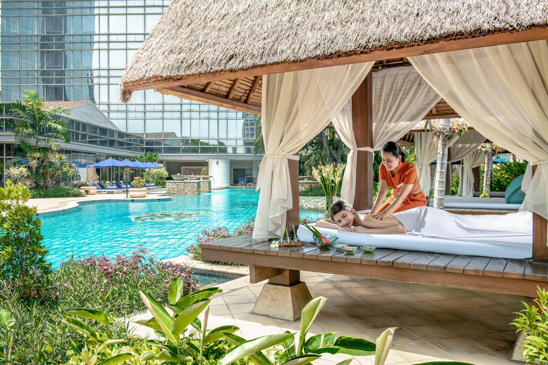 The Ritz-Carlton Jakarta, Mega Kuningan Hotel – Jakarta, Indonesia – Outdoor Massage Area