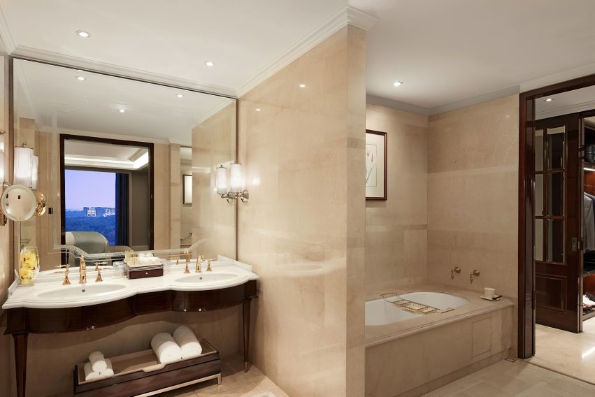 The Ritz-Carlton, Pune Hotel - Maharashtra, India - Executivec Suite Bathroom