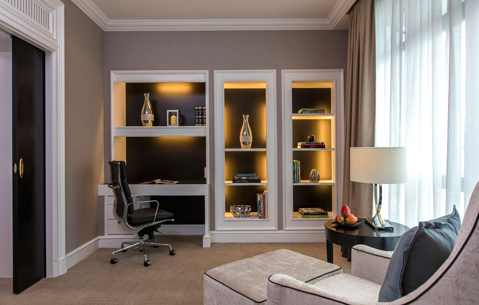 The Ritz-Carlton, Kuala Lumpur Hotel – Kuala Lumpur, Malaysia – Guest Suite Decor