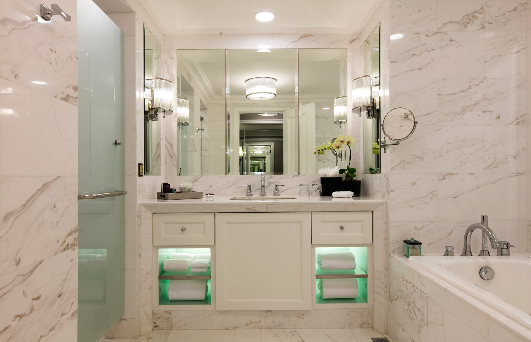 The Ritz-Carlton, Kuala Lumpur Hotel – Kuala Lumpur, Malaysia – Guest Suite Bathroom