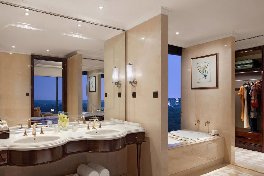 The Ritz-Carlton, Pune Hotel - Maharashtra, India - Premier Suite Bathroom