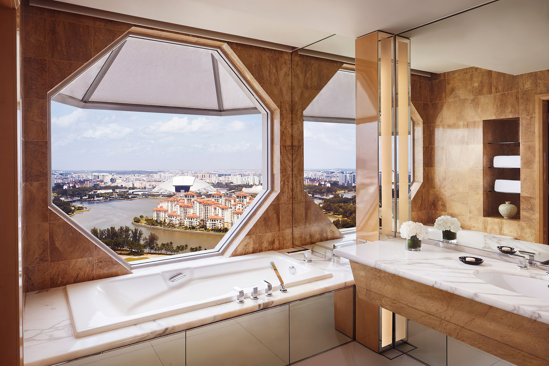 The Ritz-Carlton, Millenia Singapore Hotel – Singapore – Deluxe Kallang Room Bathroom