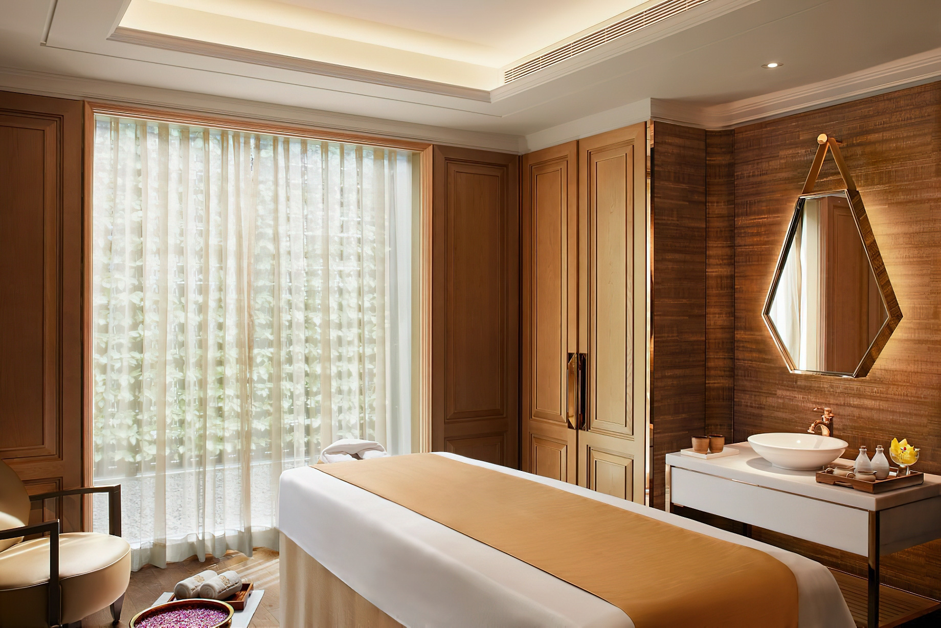 The Ritz-Carlton, Pune Hotel - Maharashtra, India - Spa Treatment Table