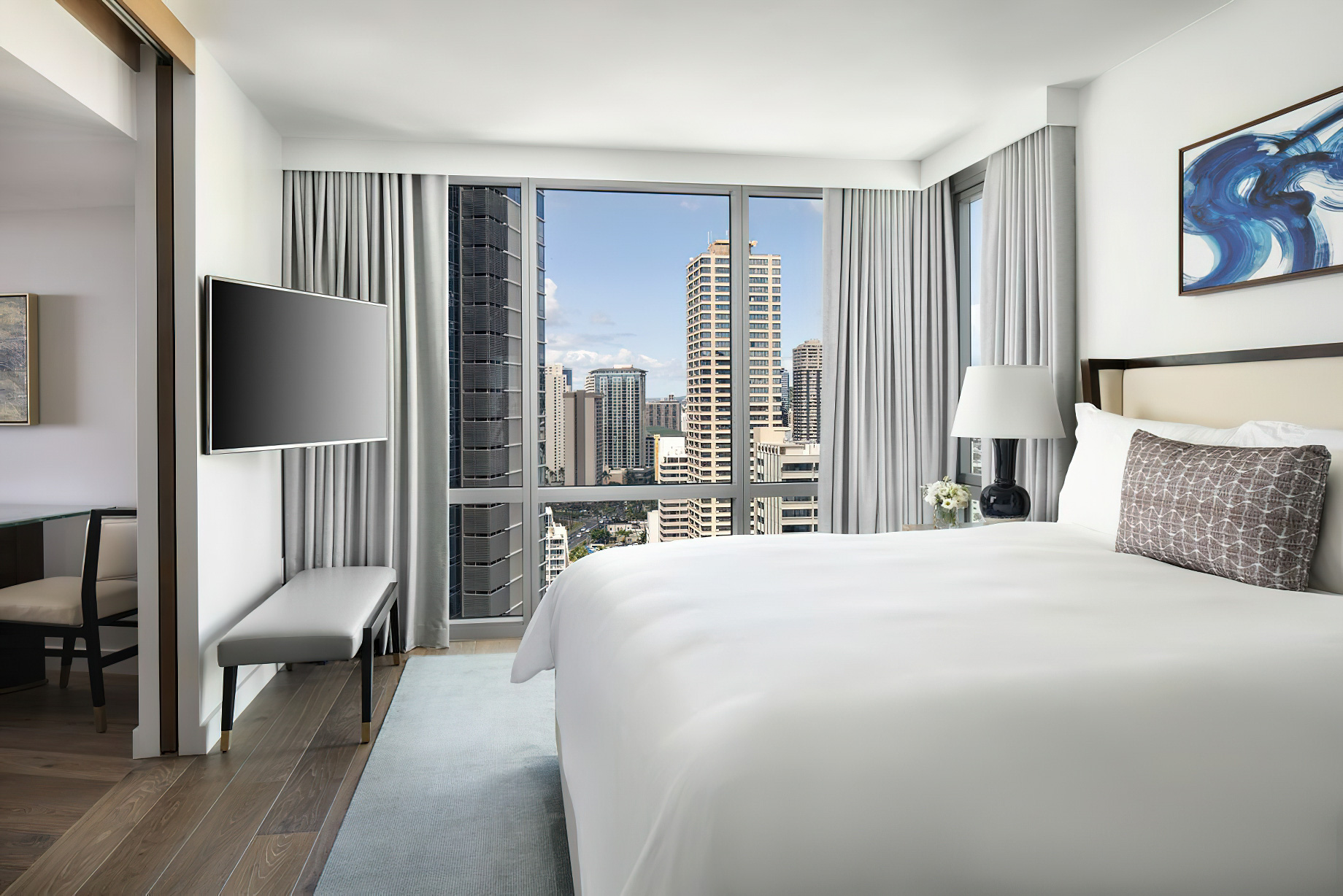 The Ritz-Carlton Residences, Waikiki Beach Hotel – Waikiki, HI, USA – Deluxe Ocean View Corner Suite Bedroom