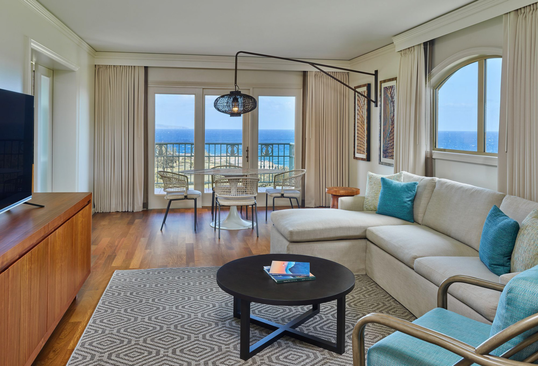 The Ritz-Carlton Maui, Kapalua Resort – Kapalua, HI, USA – Oceanfront Suite Living Room