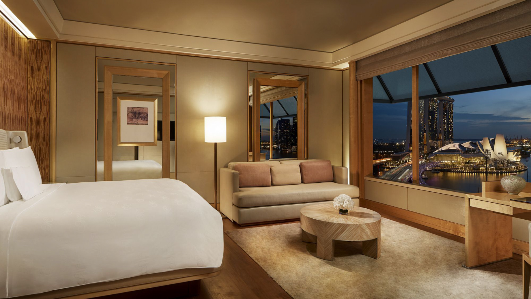 The Ritz-Carlton, Millenia Singapore Hotel - Singapore - Deluxe Marina Guest Room