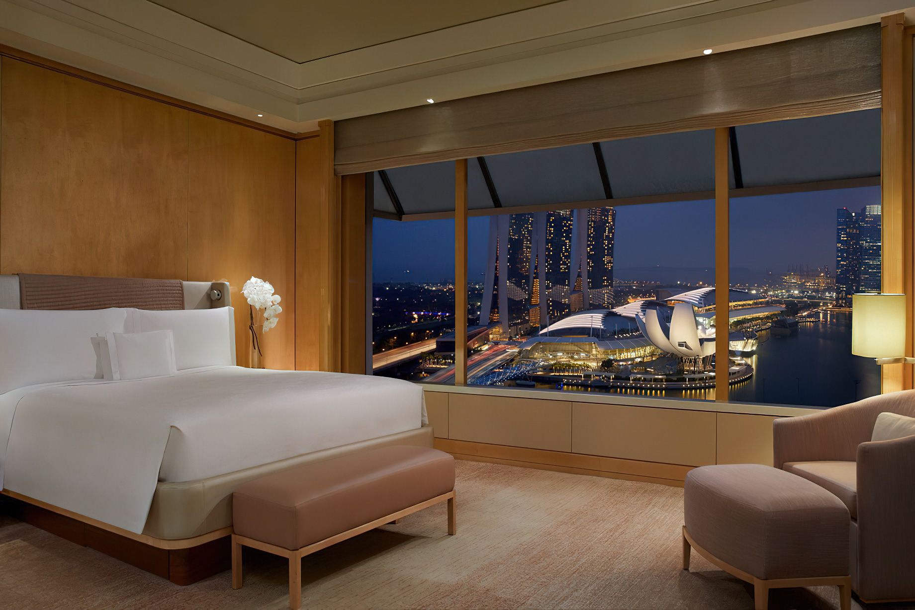 The Ritz-Carlton, Millenia Singapore Hotel – Singapore – Millenia Suite Bedroom Night