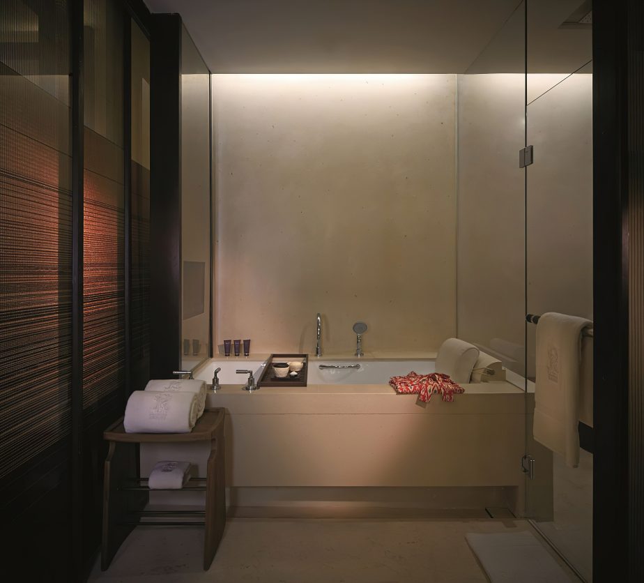 The Ritz-Carlton, Bali Nusa Dua Hotel - Bali, Indonesia - Sawangan Junior Suite Bathtub