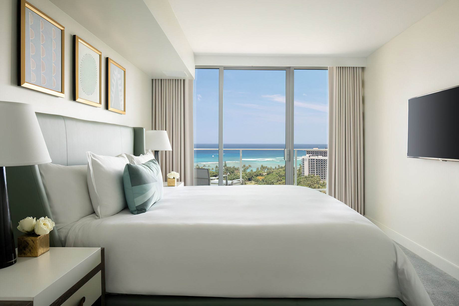 The Ritz-Carlton Residences, Waikiki Beach Hotel – Waikiki, HI, USA – Grand Ocean View 2 Bedroom Suite Master Bedroom