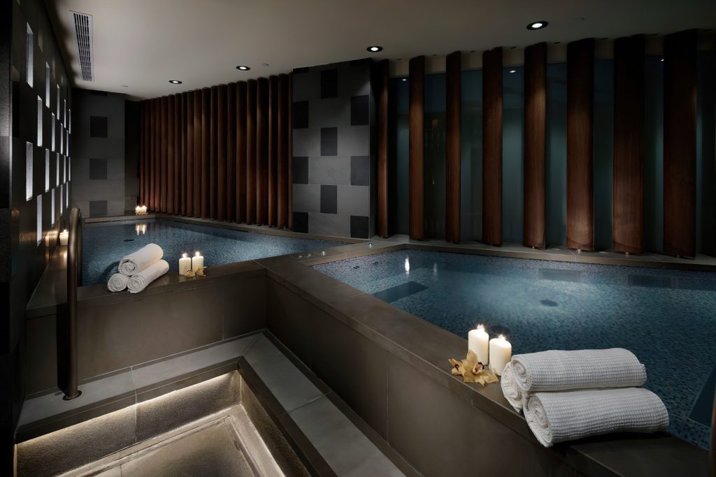 The Ritz-Carlton, Millenia Singapore Hotel - Singapore - Spa Pool Interior