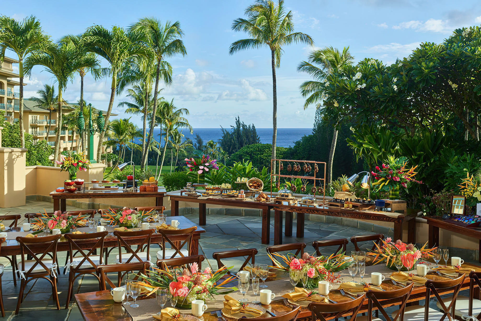 The Ritz-Carlton Maui, Kapalua Resort - Kapalua, HI, USA - Outdoor Breakfast