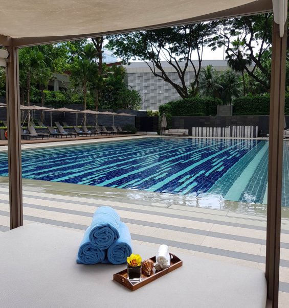 The Ritz-Carlton, Millenia Singapore Hotel - Singapore - Cabana Pool View