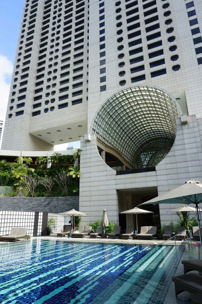The Ritz-Carlton, Millenia Singapore Hotel - Singapore - Outdoor Swimming Pool
