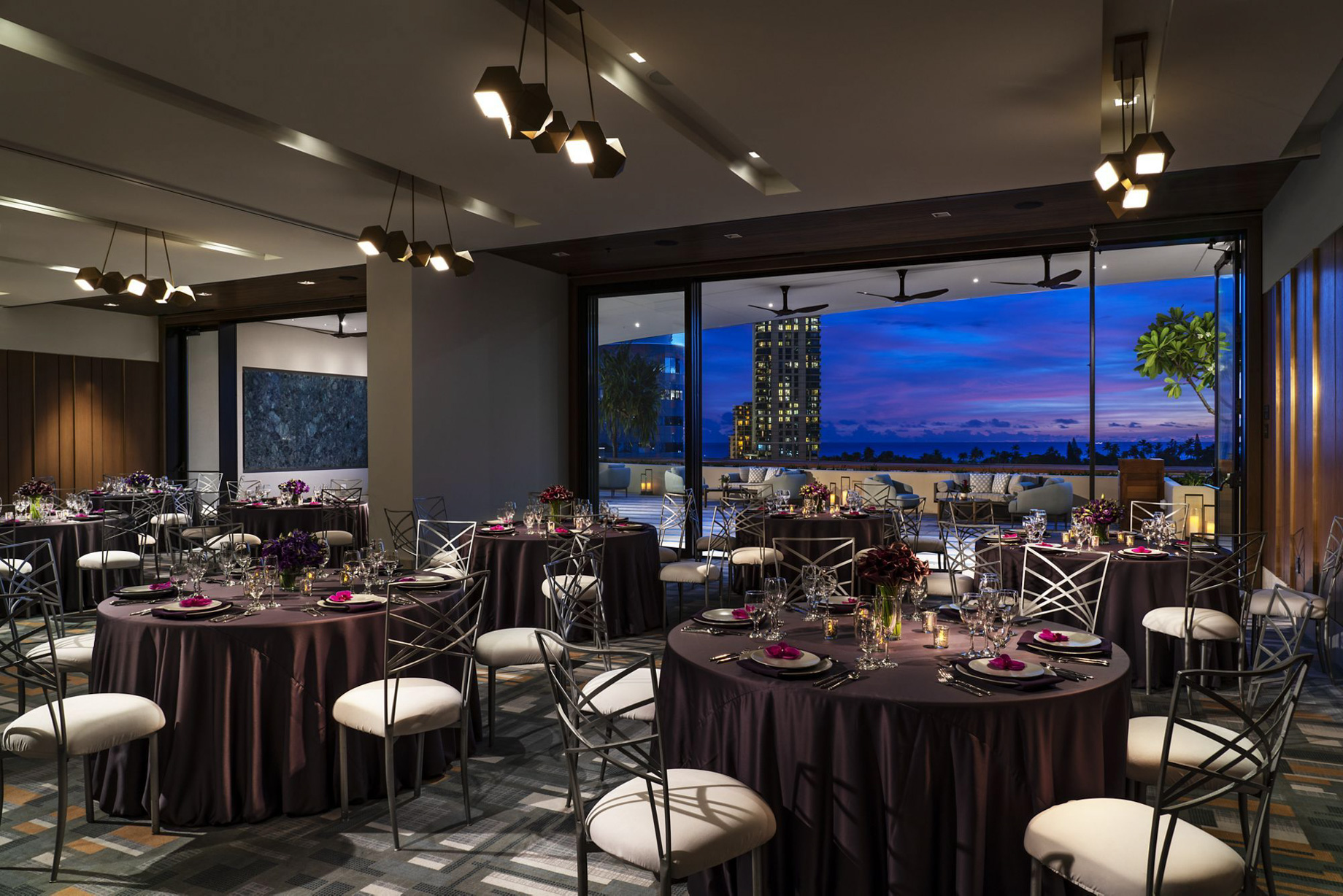 The Ritz-Carlton Residences, Waikiki Beach Hotel – Waikiki, HI, USA – Verizon Terrace