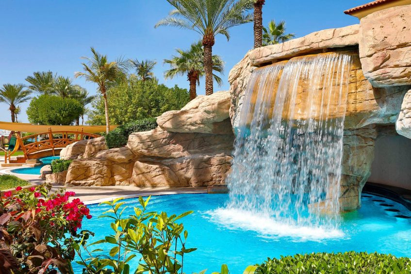 The Ritz-Carlton, Dubai Hotel - JBR Beach, Dubai, UAE - Hotel Pool Waterfall