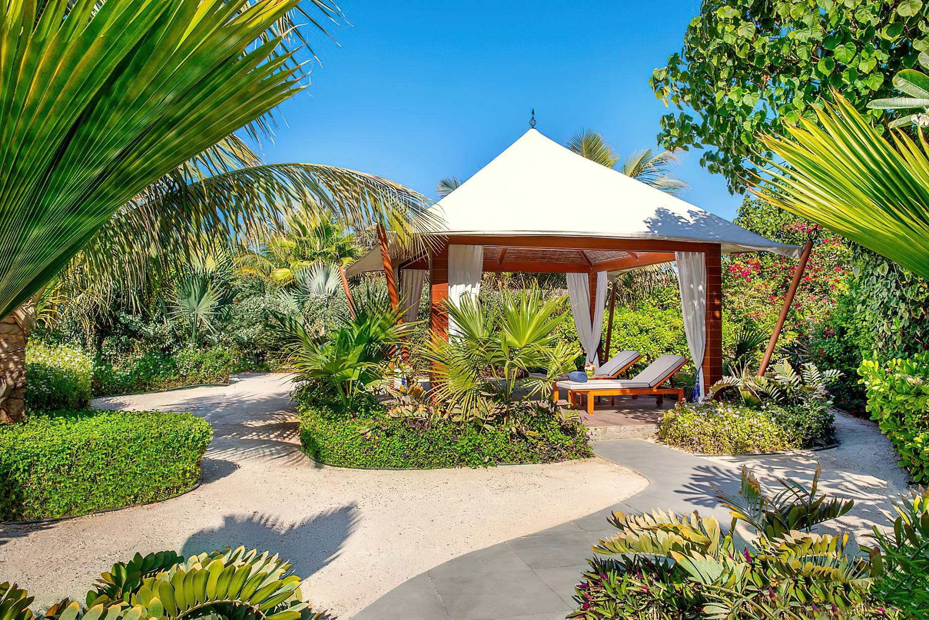 The Ritz-Carlton Ras Al Khaimah, Al Hamra Beach Hotel – UAE – Al Bahar Tented Beach Pool Villa Cabana