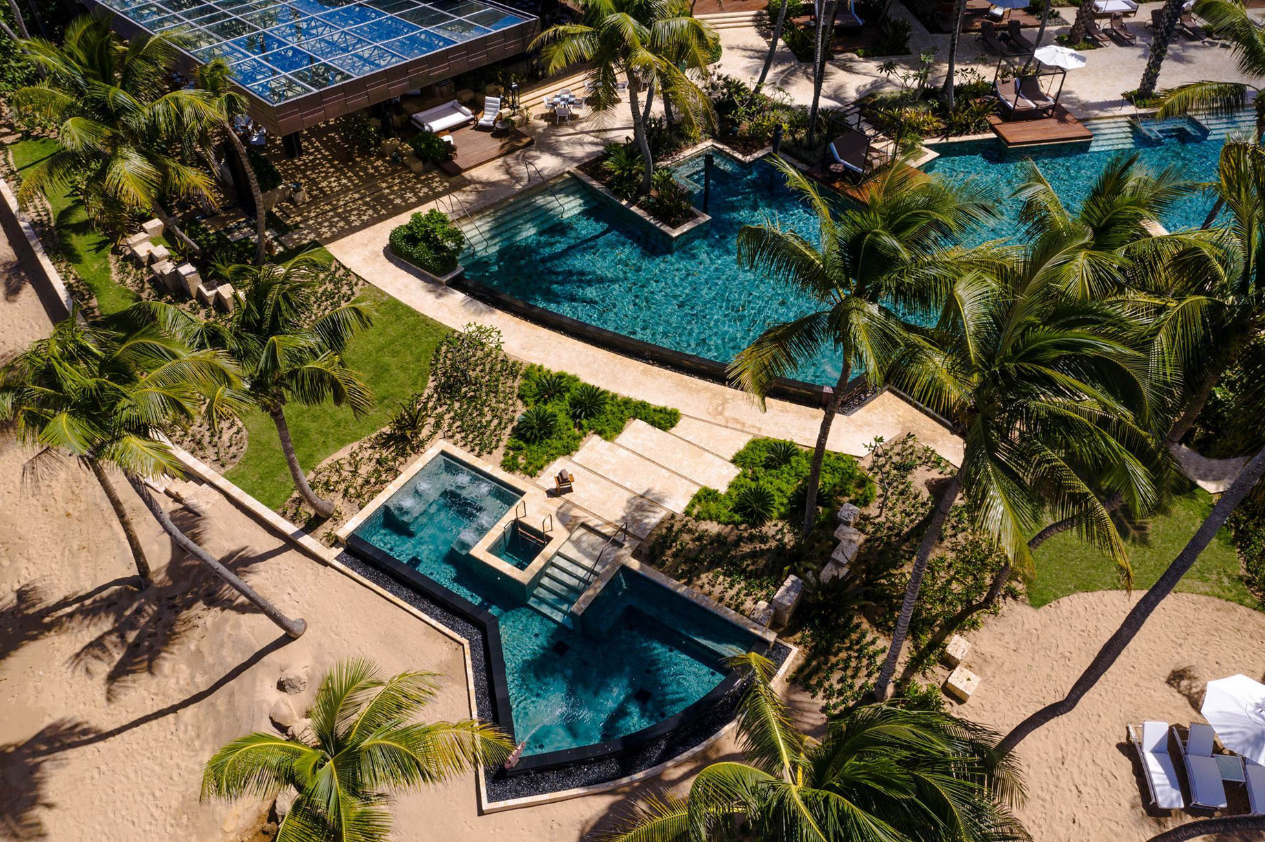 The Ritz-Carlton, Dorado Beach Reserve Resort – Puerto Rico – Positivo Pool Aerial View