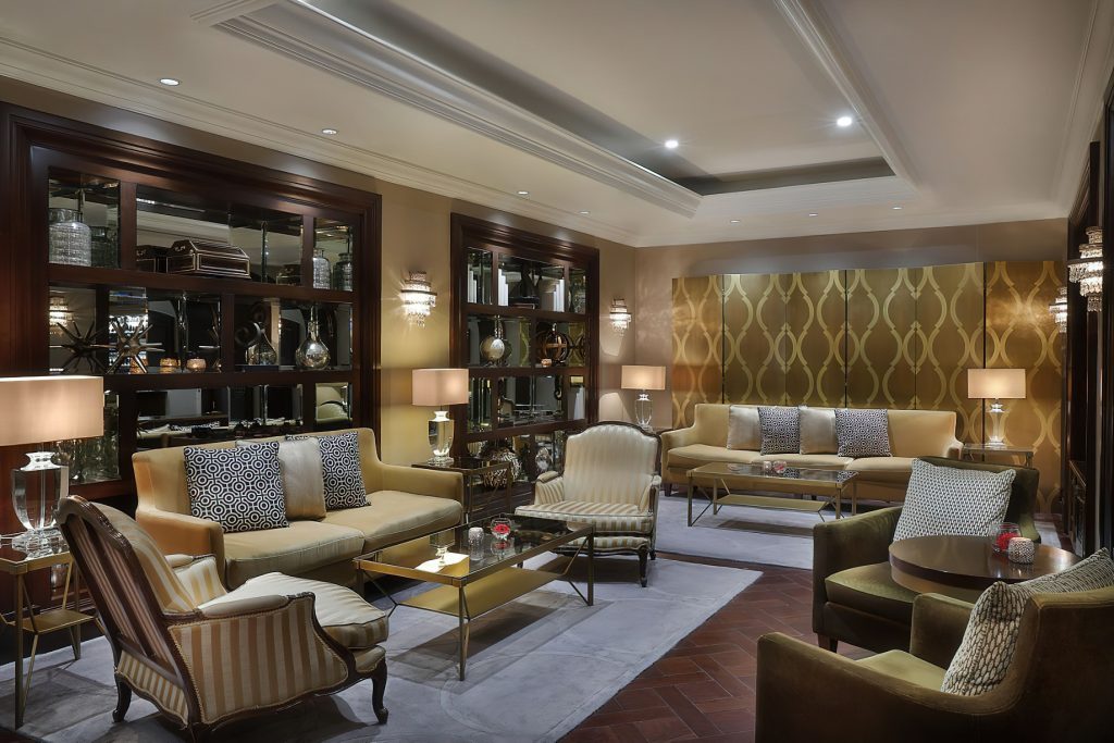 The Ritz-Carlton, Dubai Hotel - JBR Beach, Dubai, UAE - Library Bar Interior