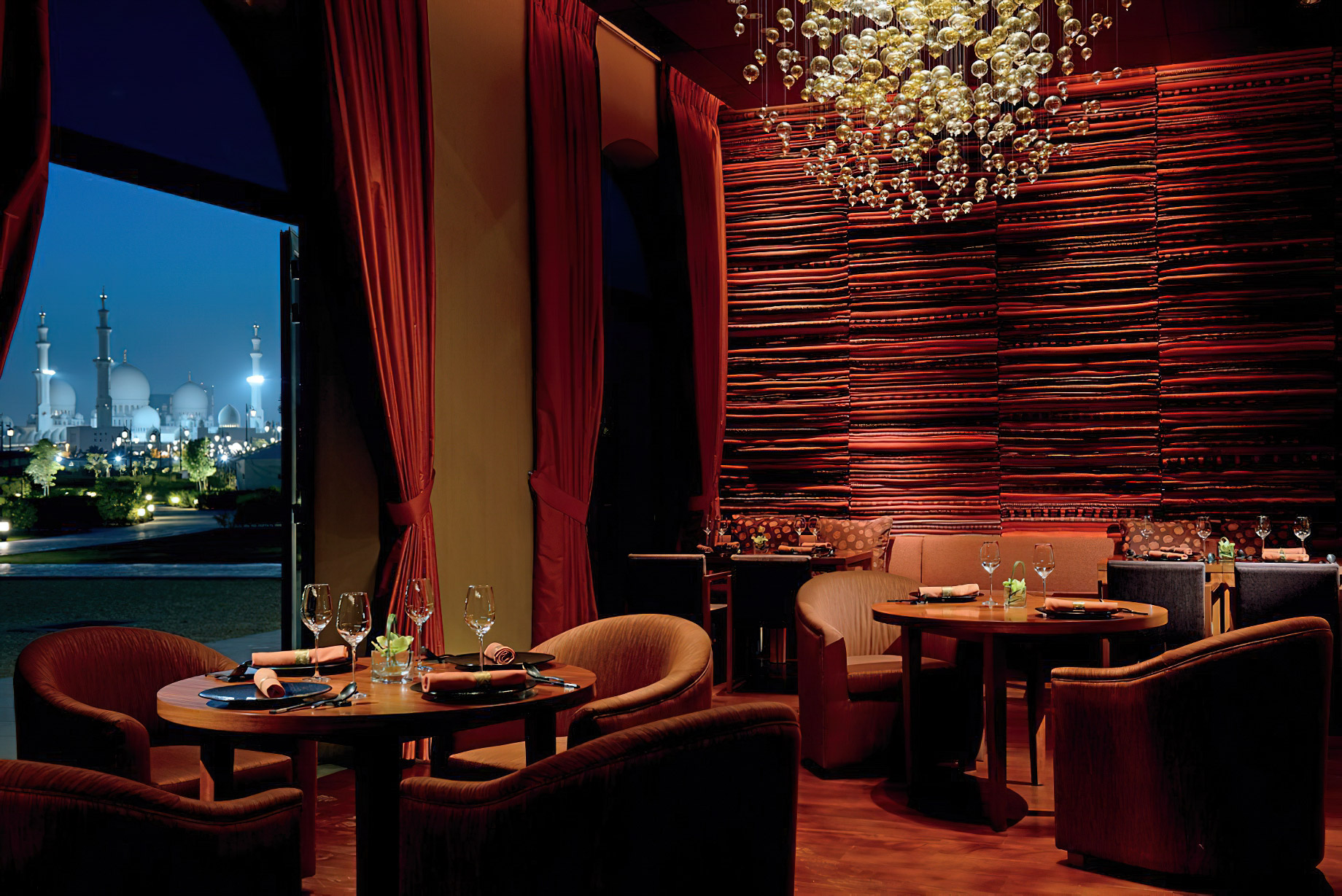 The RitzCarlton Abu Dhabi, Grand Canal Hotel Abu Dhabi, UAE Li Jiang Restaurant Interior