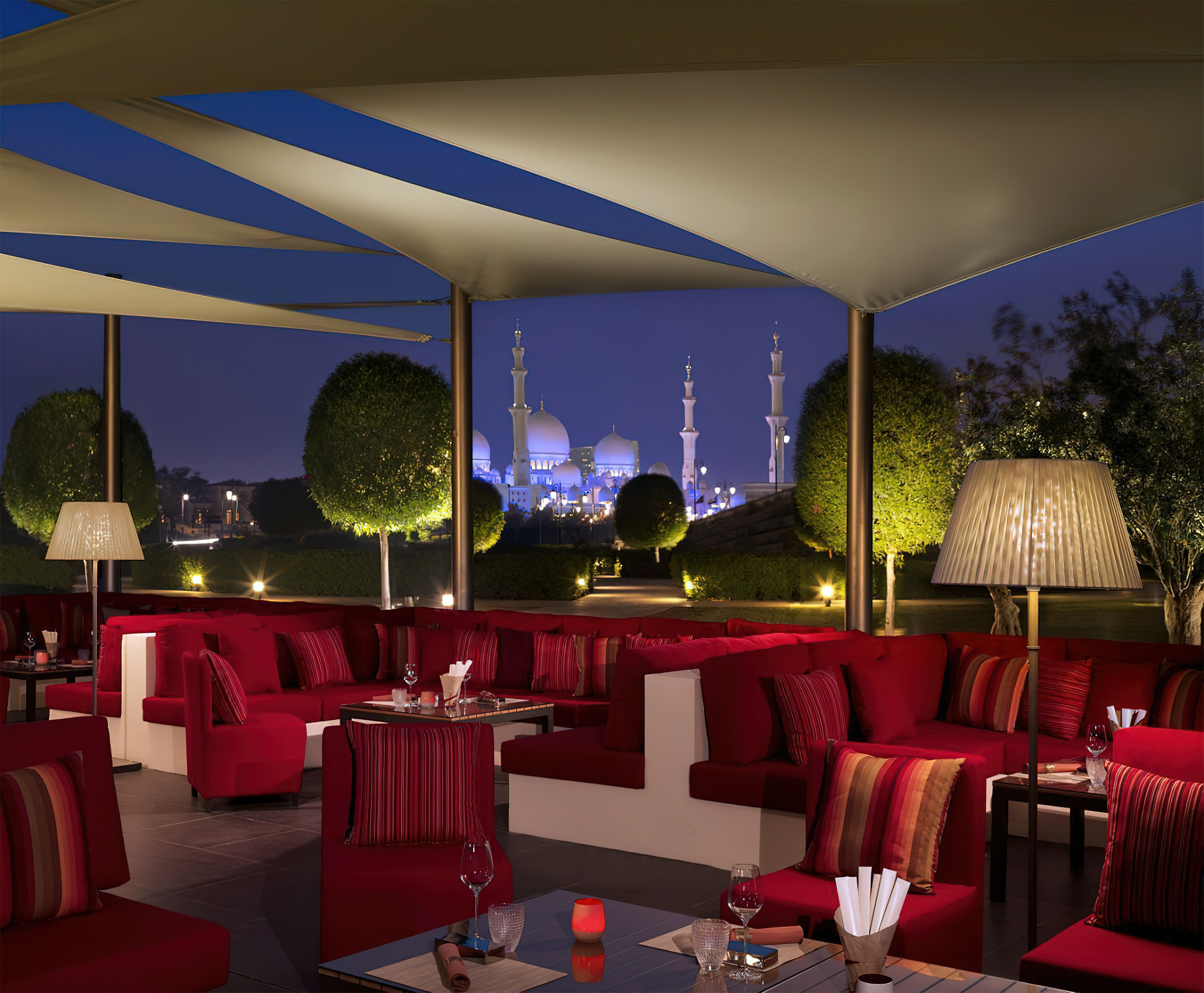 The Ritz-Carlton Abu Dhabi, Grand Canal Hotel – Abu Dhabi, UAE – Li Jiang Restaurant