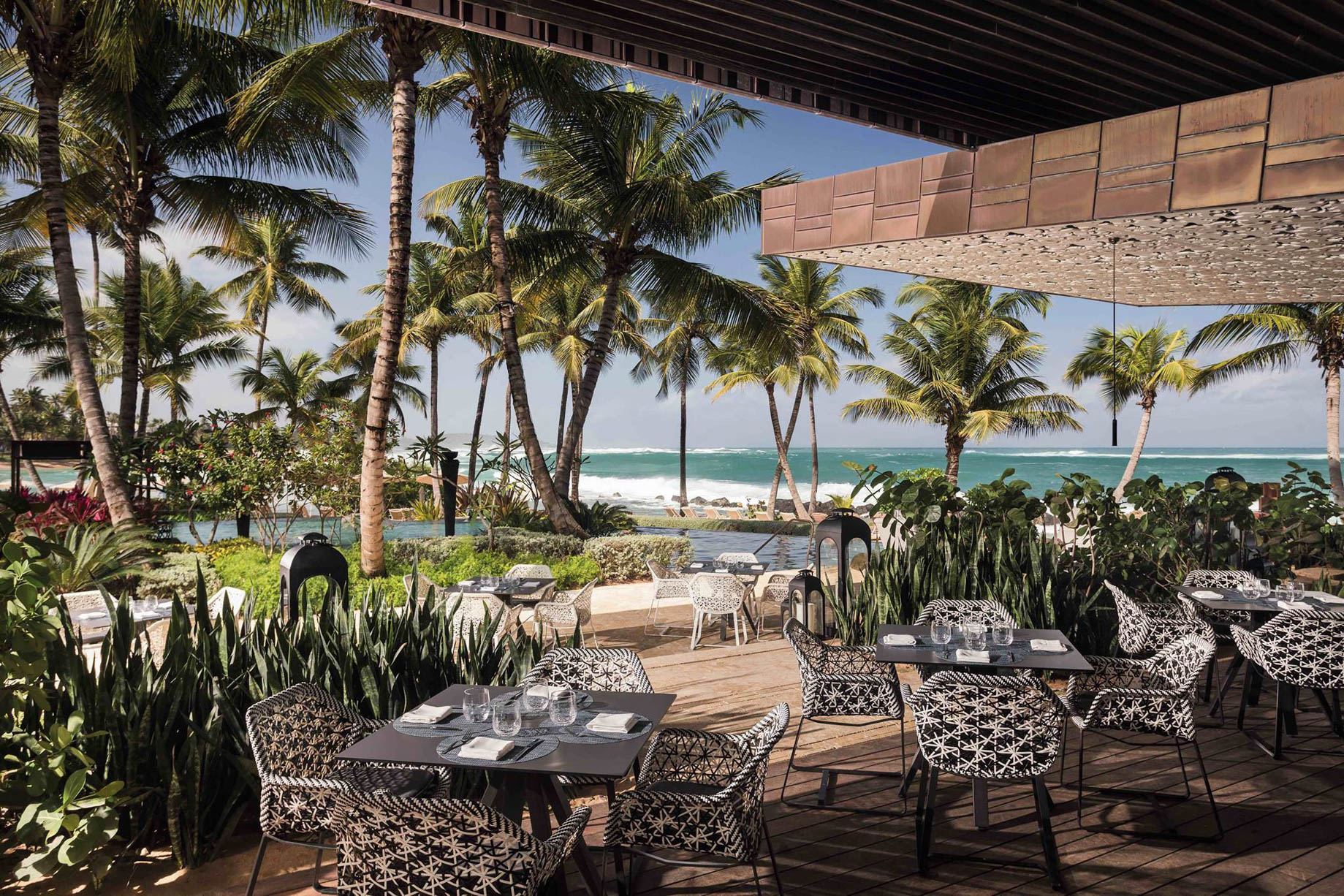 The Ritz-Carlton, Dorado Beach Reserve Resort – Puerto Rico – PositIvo Sand Bar Restaurant