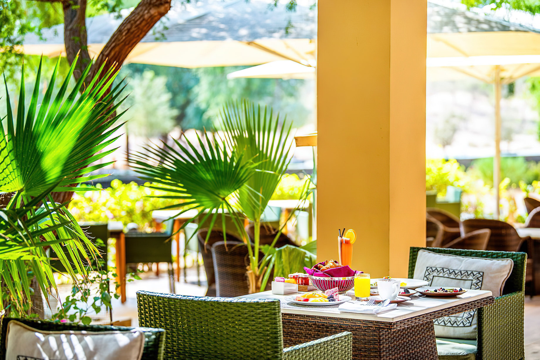 The Ritz-Carlton Ras Al Khaimah, Al Wadi Desert Resort – UAE – Kaheela Restaurant Table Setting