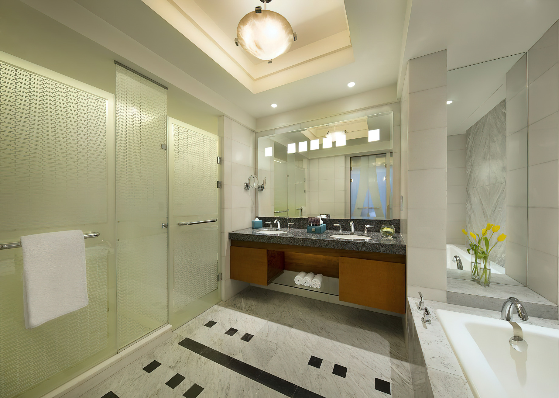 The Nile Ritz-Carlton, Cairo Hotel – Cairo, Egypt – Executive Suite Bathroom