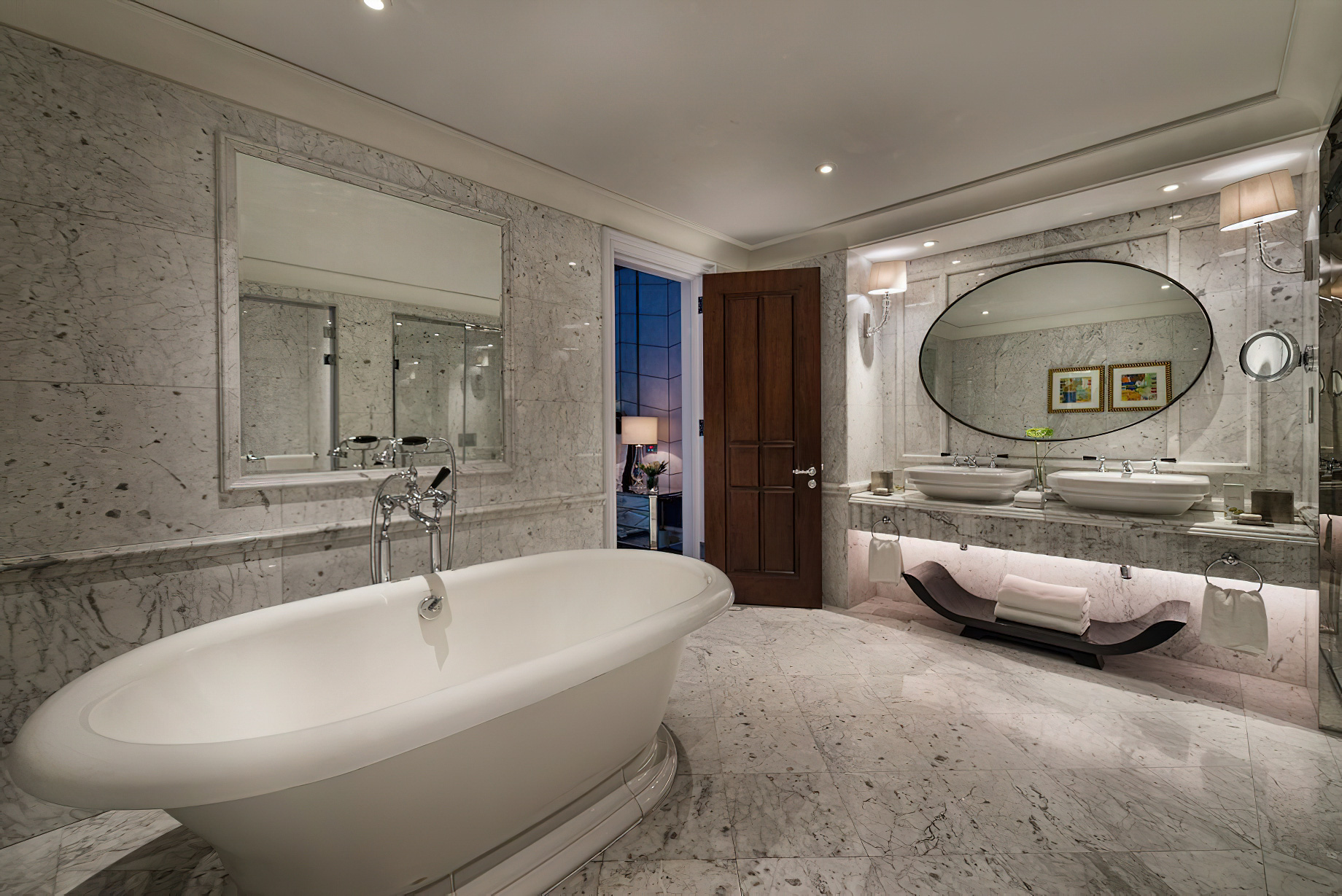 The Ritz-Carlton, Doha Hotel – Doha, Qatar – Amiri Suite Bathroom