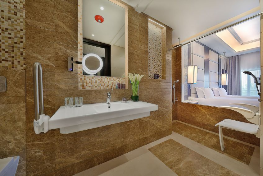 Al Bustan Palace, A Ritz-Carlton Hotel - Muscat, Oman - Deluxe Pool View Room Bathroom