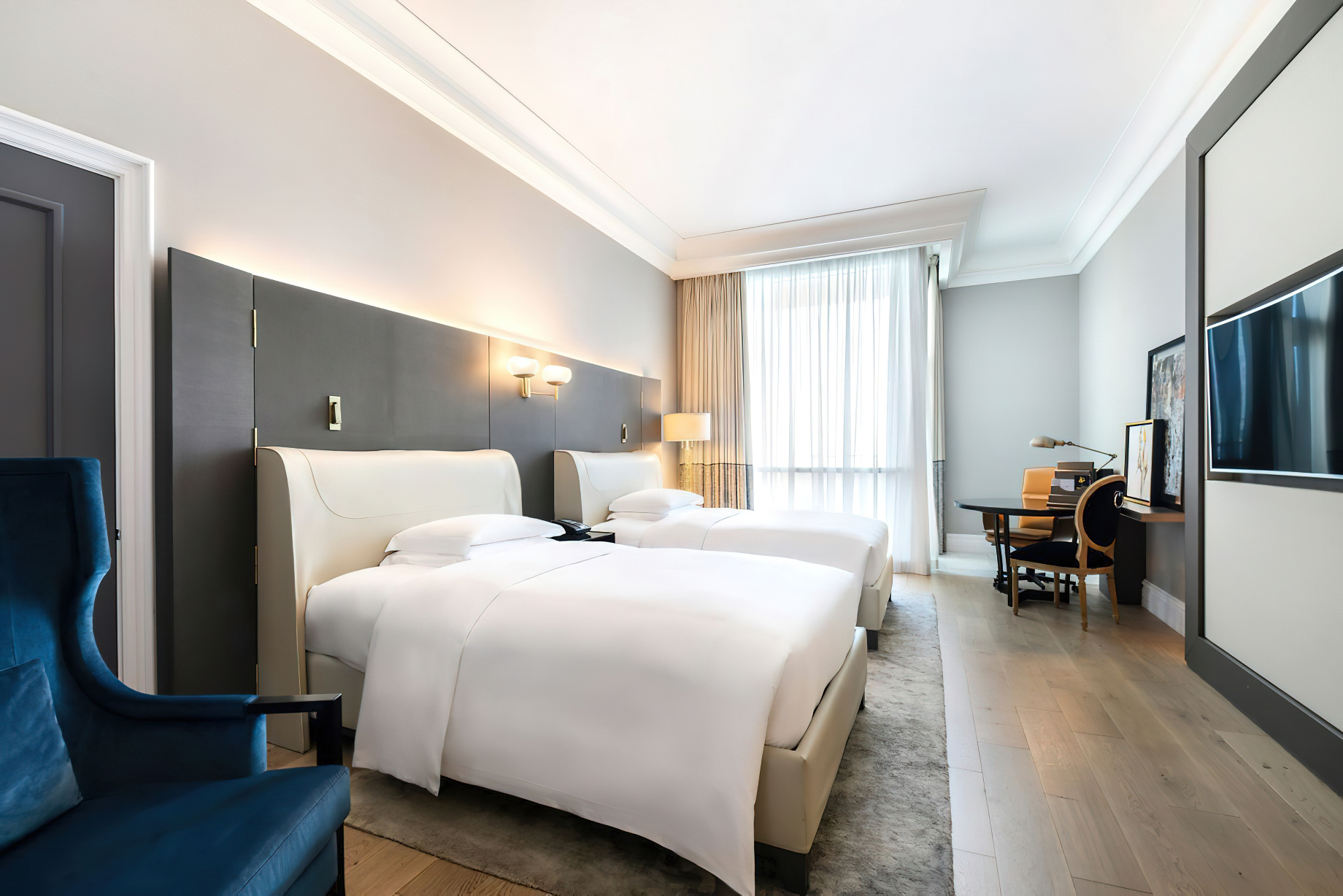 The Ritz-Carlton, Doha Hotel – Doha, Qatar – Deluxe Twin Room Decor