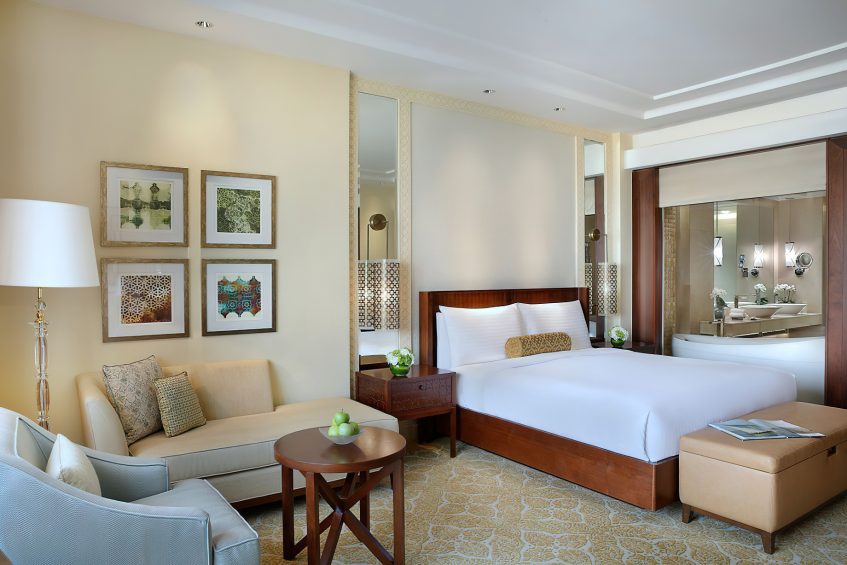 The Ritz-Carlton, Dubai Hotel - JBR Beach, Dubai, UAE - Club Garden View Room Bed