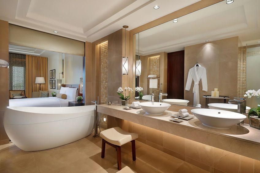 The Ritz-Carlton, Dubai Hotel - JBR Beach, Dubai, UAE - Club Garden View Room Bathroom Vanity