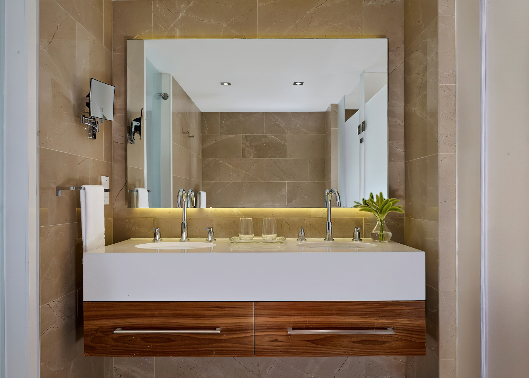 The Ritz-Carlton, Herzliya Hotel – Herzliya, Israel – Executive Suite Bathroom